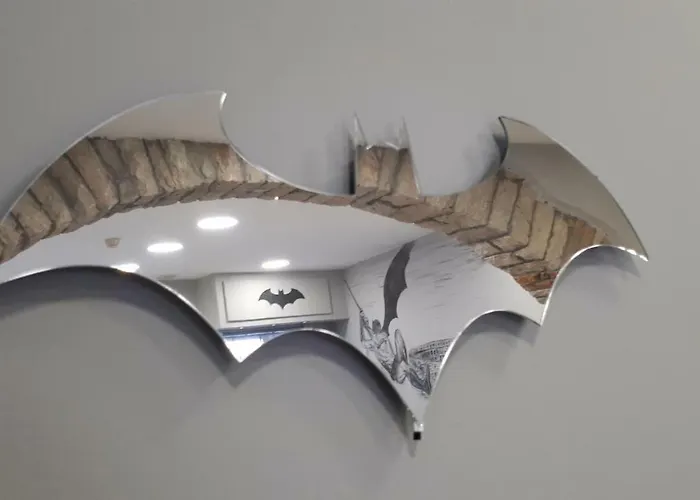 아파트 Batcave 풀라